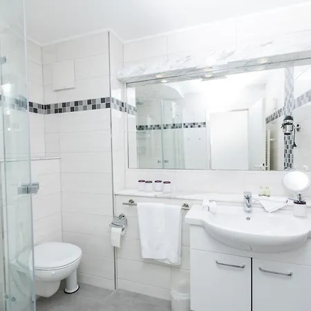 Seeschloss, App 19 - Direkt An Der Strandpromenade, Toplage